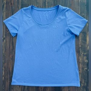 Women’s Size Large NIKE Drifit Short Sleeve Crew Neck Shirt - Periwinkle Blue